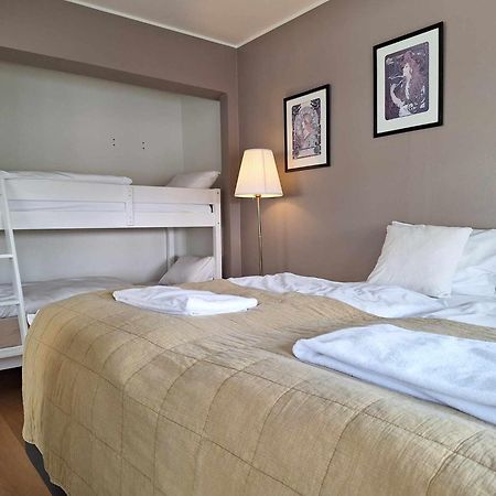 E18 Apartments อาคูเรย์รี ภายนอก รูปภาพ