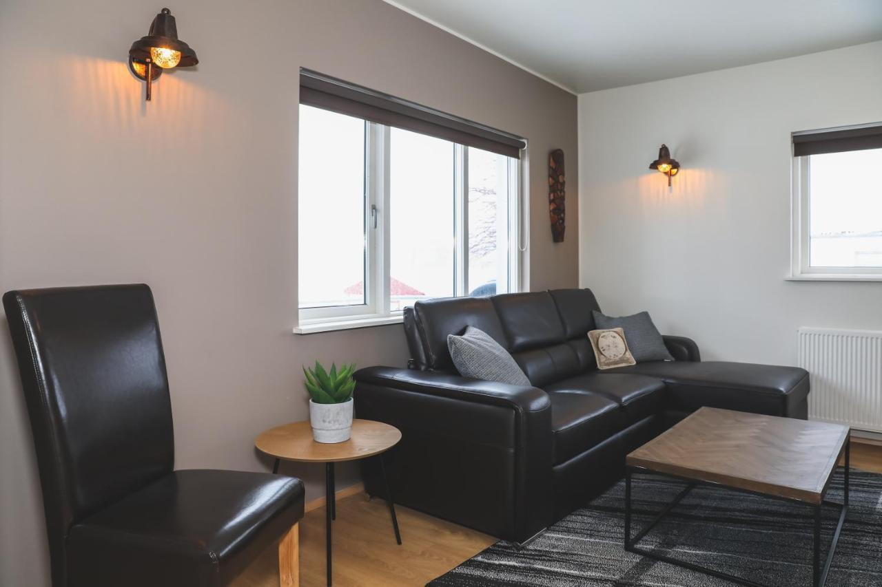 E18 Apartments อาคูเรย์รี ภายนอก รูปภาพ