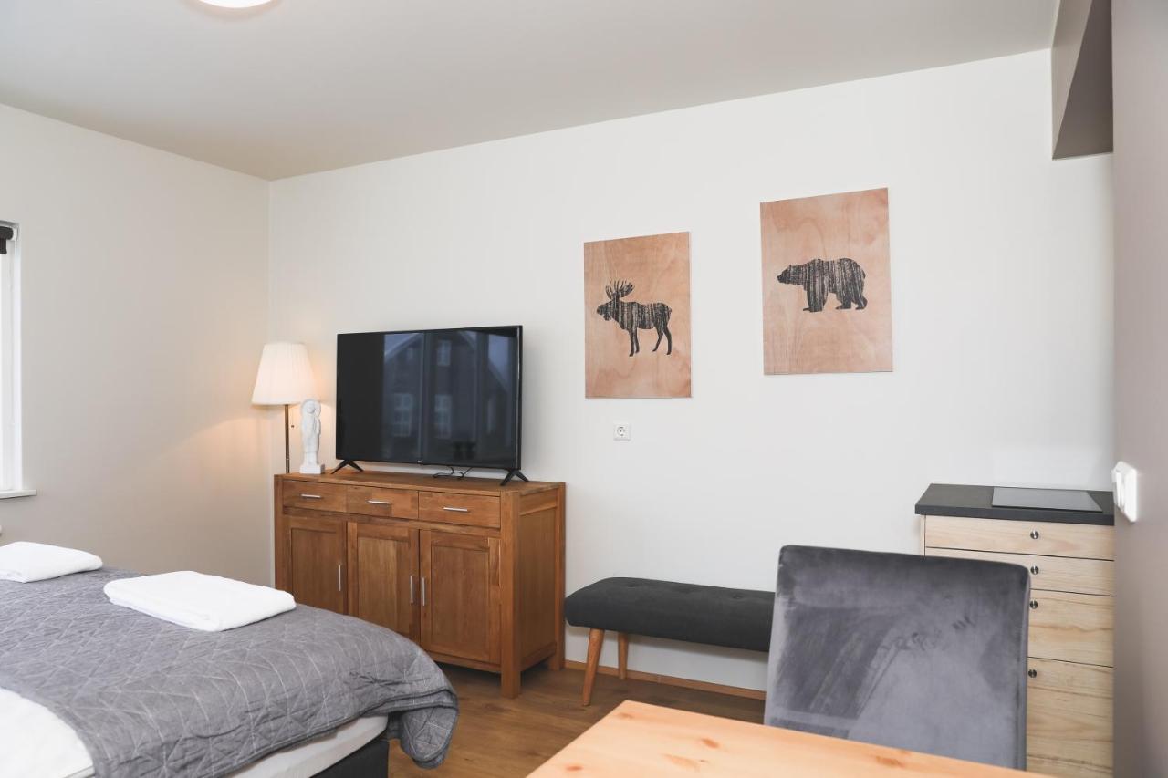 E18 Apartments อาคูเรย์รี ภายนอก รูปภาพ