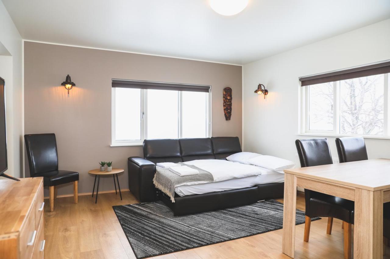 E18 Apartments อาคูเรย์รี ภายนอก รูปภาพ