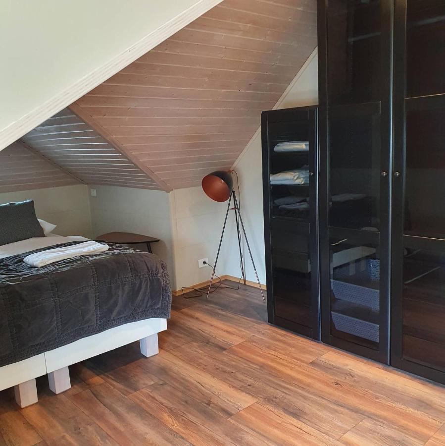 E18 Apartments อาคูเรย์รี ภายนอก รูปภาพ