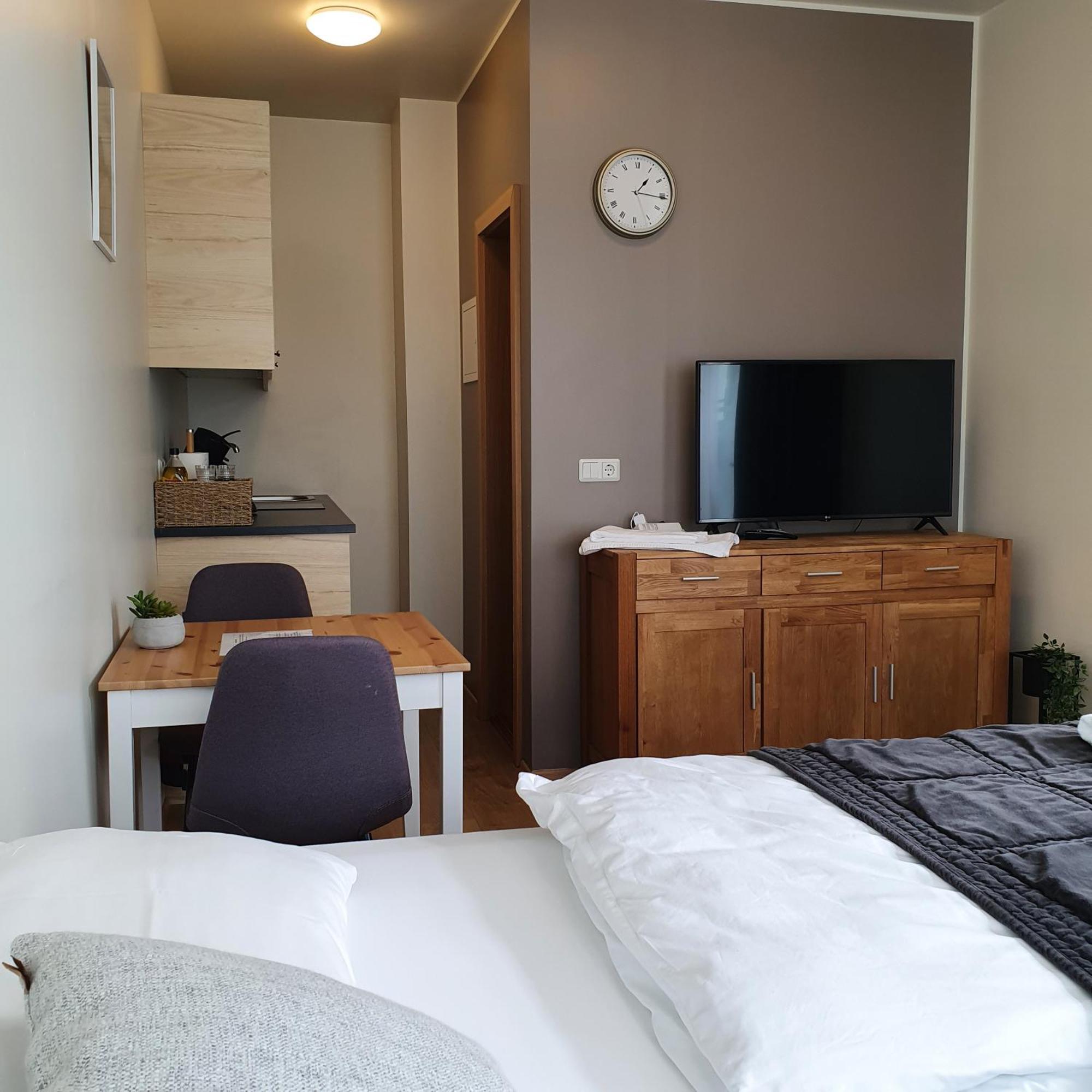 E18 Apartments อาคูเรย์รี ห้อง รูปภาพ