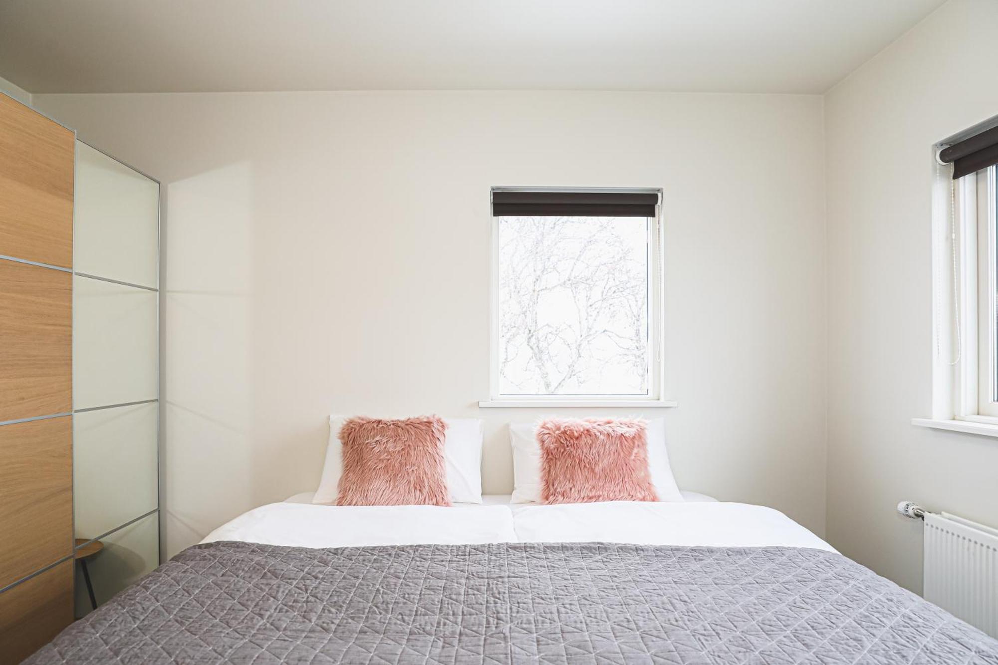 E18 Apartments อาคูเรย์รี ห้อง รูปภาพ