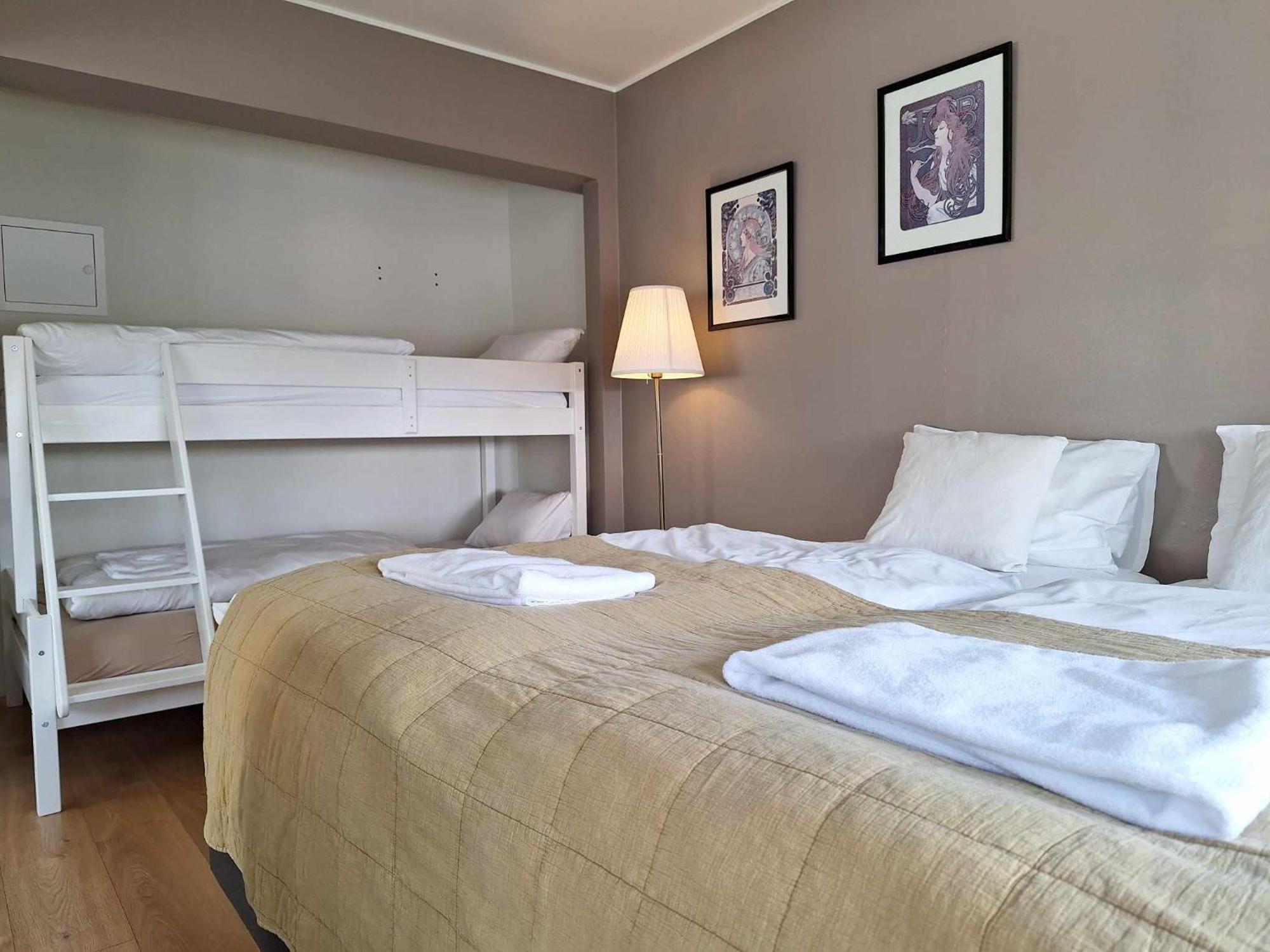 E18 Apartments อาคูเรย์รี ภายนอก รูปภาพ
