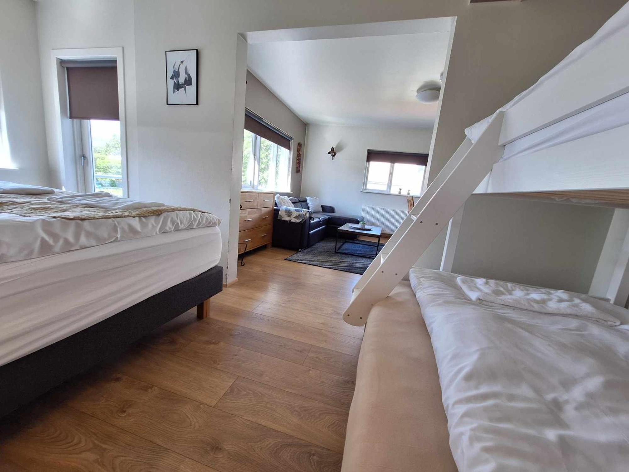 E18 Apartments อาคูเรย์รี ภายนอก รูปภาพ